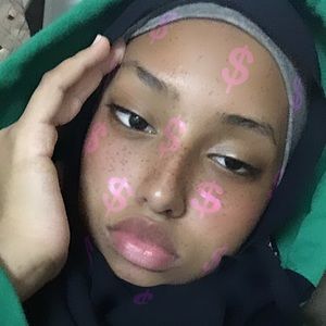 Meet your Posher, Nada